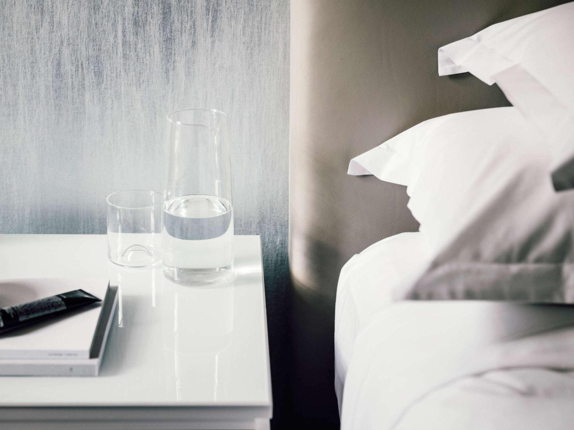 เดอะโคโม เมลเบิร์น - เอ็มแกลเลอรี Hotel ภายนอก รูปภาพ A room at the hotel