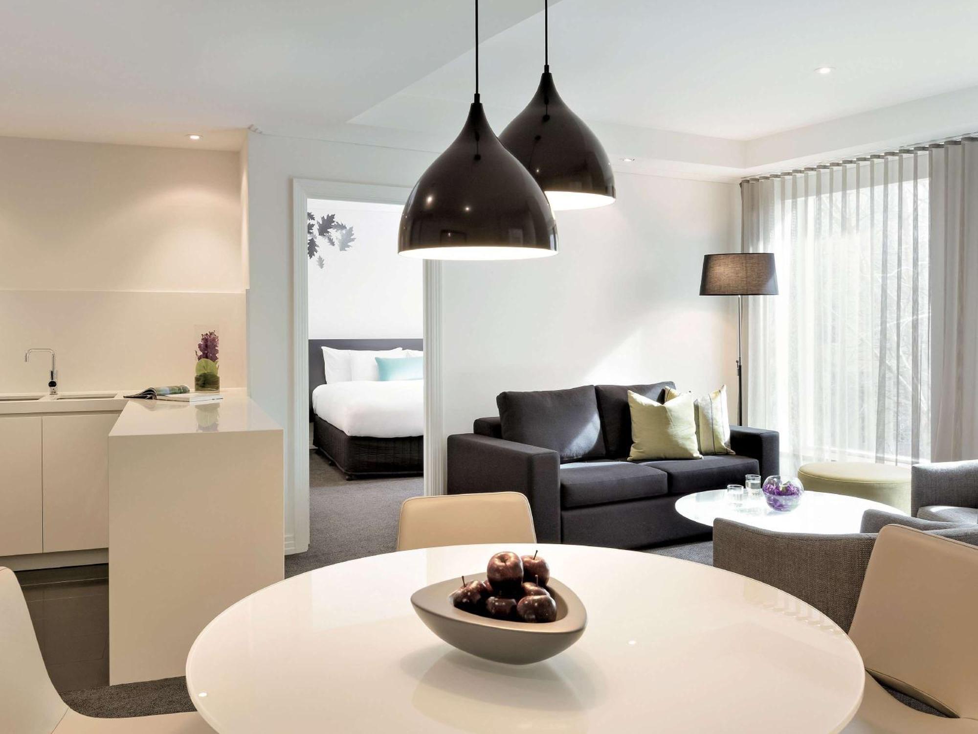 เดอะโคโม เมลเบิร์น - เอ็มแกลเลอรี Hotel ภายนอก รูปภาพ A typical apartment at the hotel