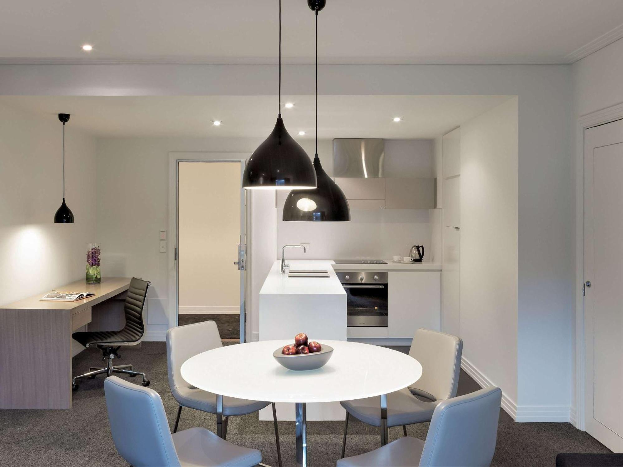 เดอะโคโม เมลเบิร์น - เอ็มแกลเลอรี Hotel ภายนอก รูปภาพ A kitchen in a serviced apartment