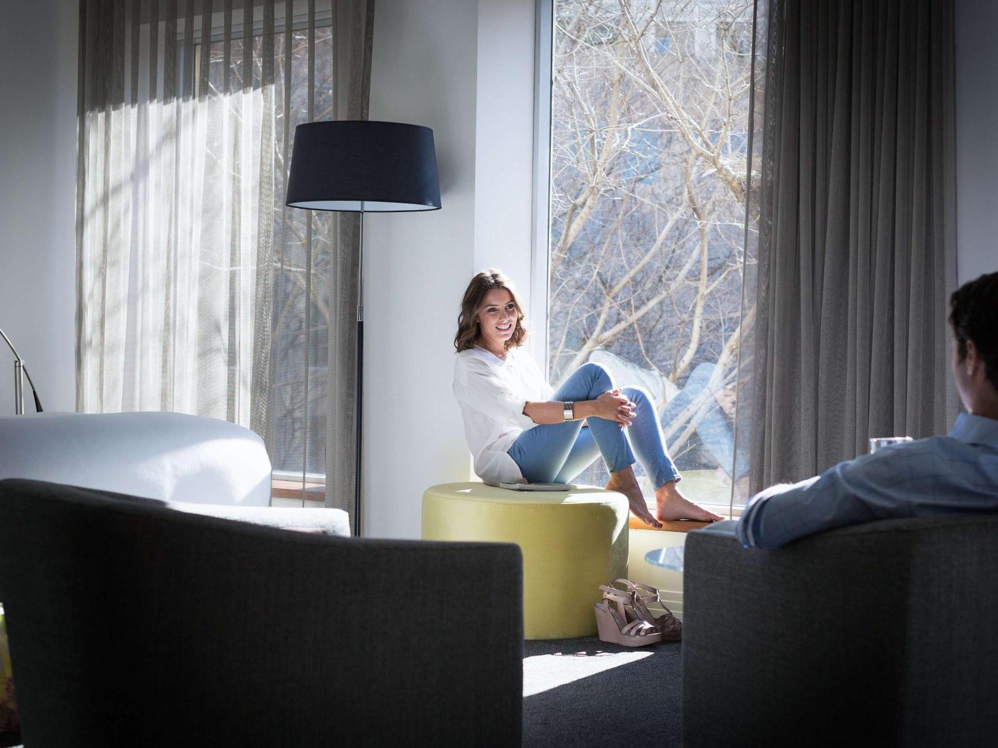 เดอะโคโม เมลเบิร์น - เอ็มแกลเลอรี Hotel ภายนอก รูปภาพ Interior of a suite at the Hotel