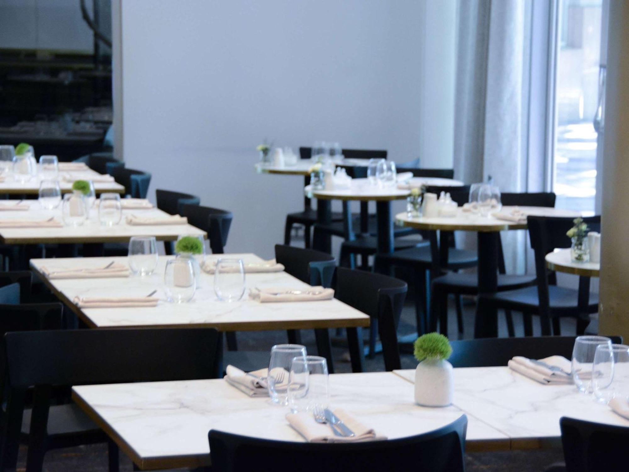 เดอะโคโม เมลเบิร์น - เอ็มแกลเลอรี Hotel ภายนอก รูปภาพ Interior of the restaurant